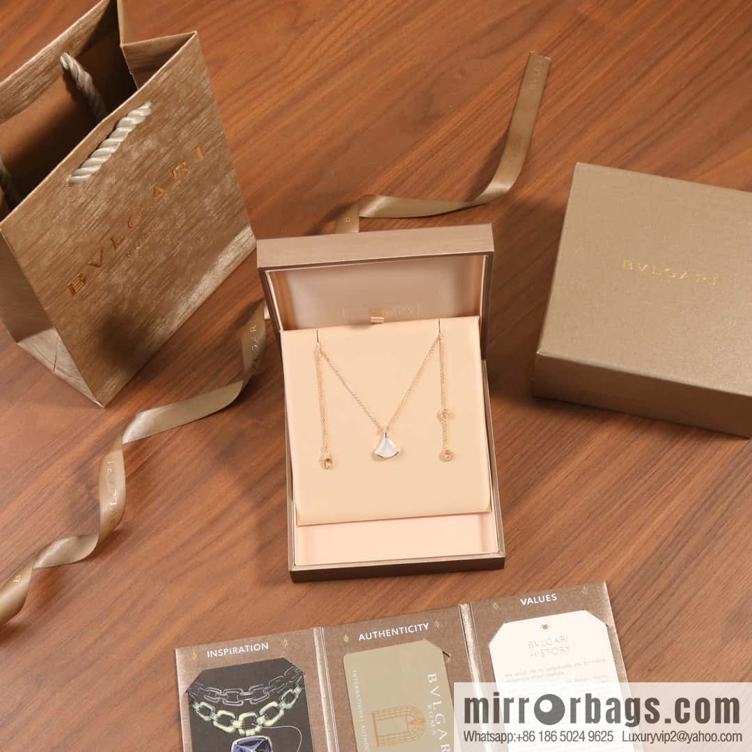 ☀BVLGARI DIVAS'DREAM White Fritillary Fan Necklace  ☀️