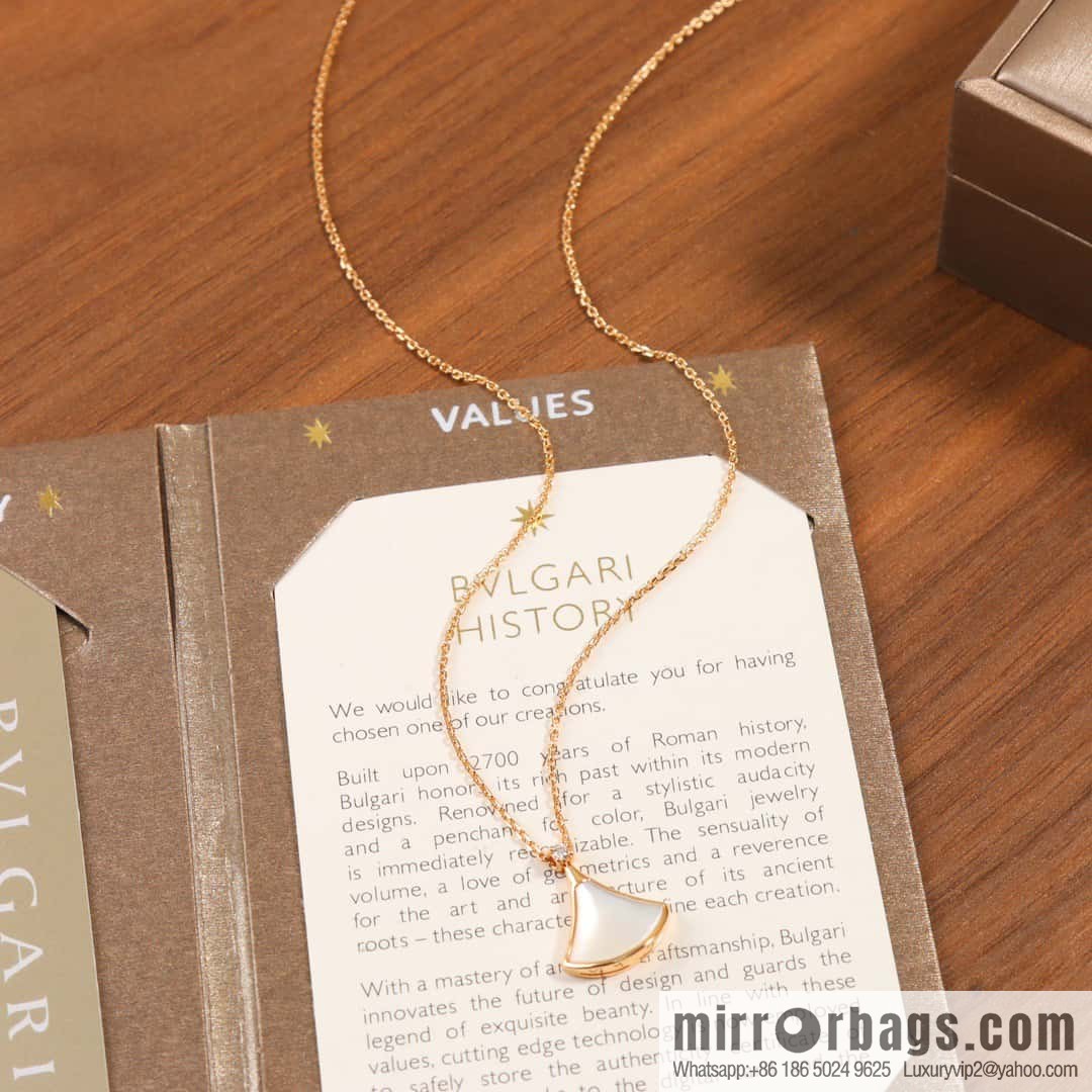 ☀BVLGARI DIVAS'DREAM White Fritillary Fan Necklace  ☀️
