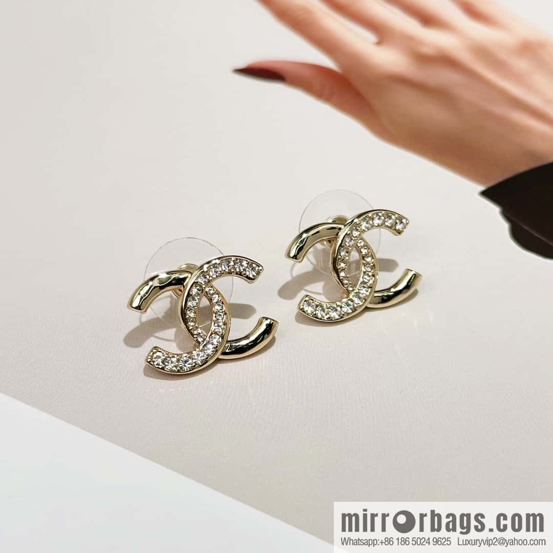 ❗️New ❗️☀️ new ☑️ chanel c1 double c half diamond stud earrings ☀️
