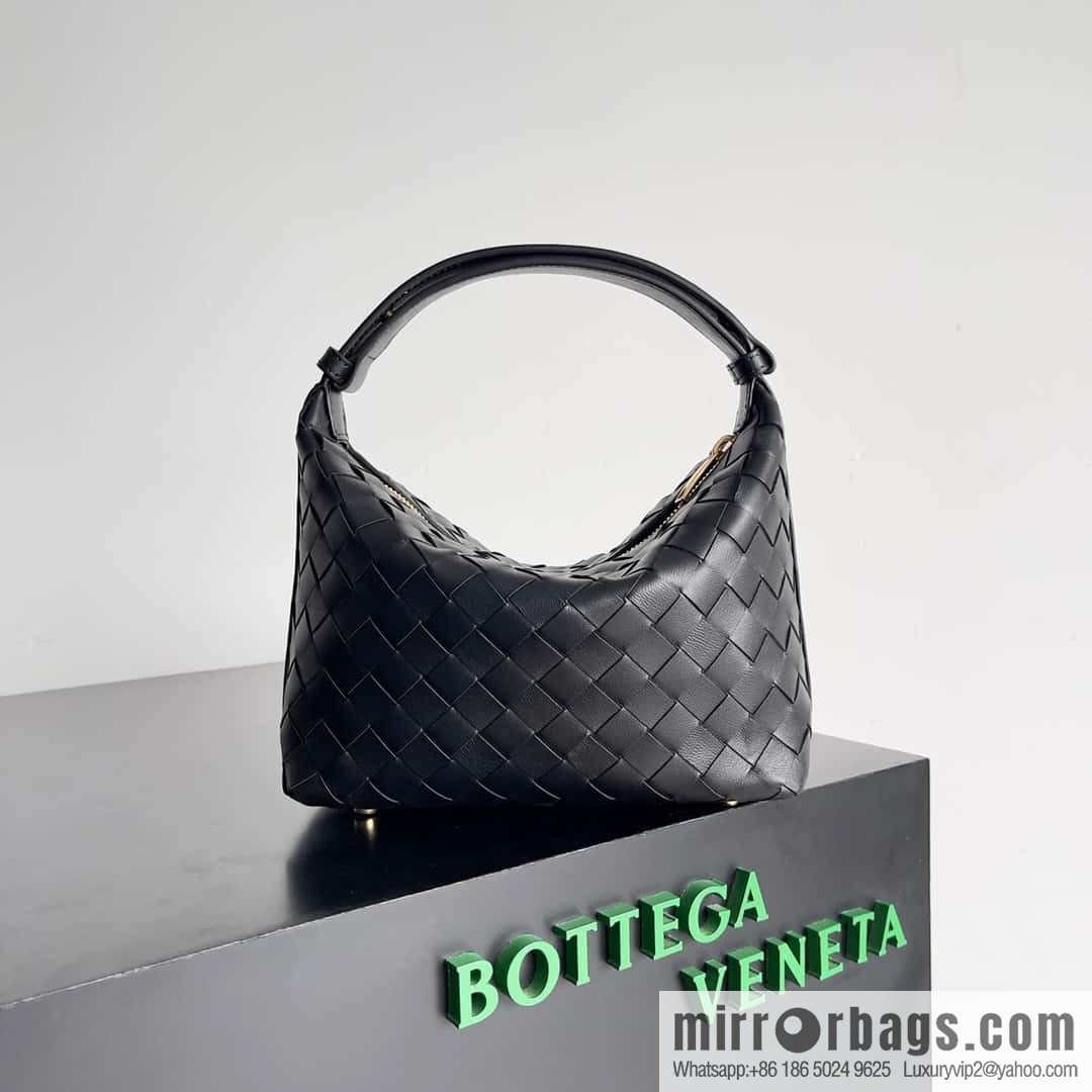 BvWallace Shoulder Bento Bag Model 754443 intrecciato bag black