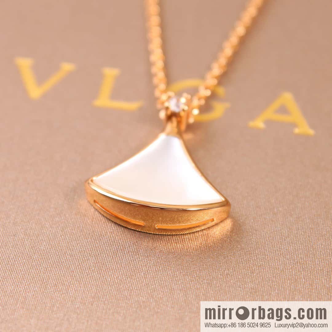☀BVLGARI DIVAS'DREAM White Fritillary Fan Necklace  ☀️