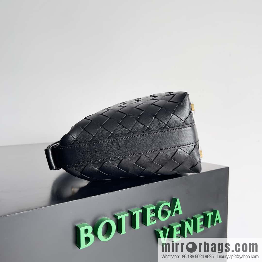 BvWallace Shoulder Bento Bag Model 754443 intrecciato bag black