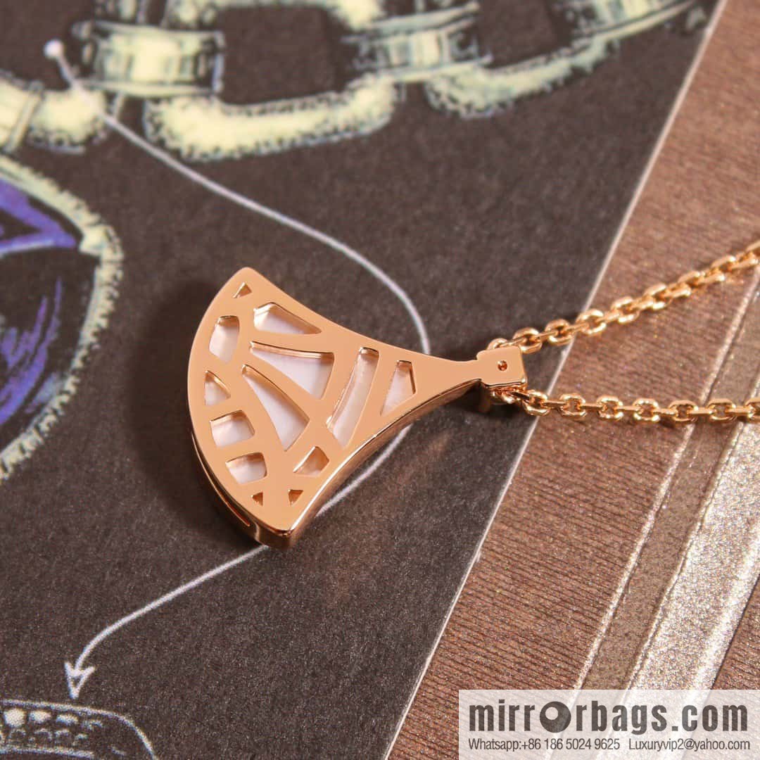 ☀BVLGARI DIVAS'DREAM White Fritillary Fan Necklace  ☀️