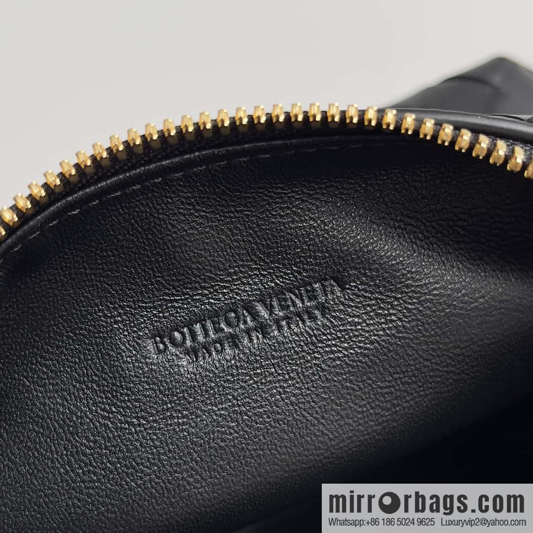 BvWallace Shoulder Bento Bag Model 754443 intrecciato bag black