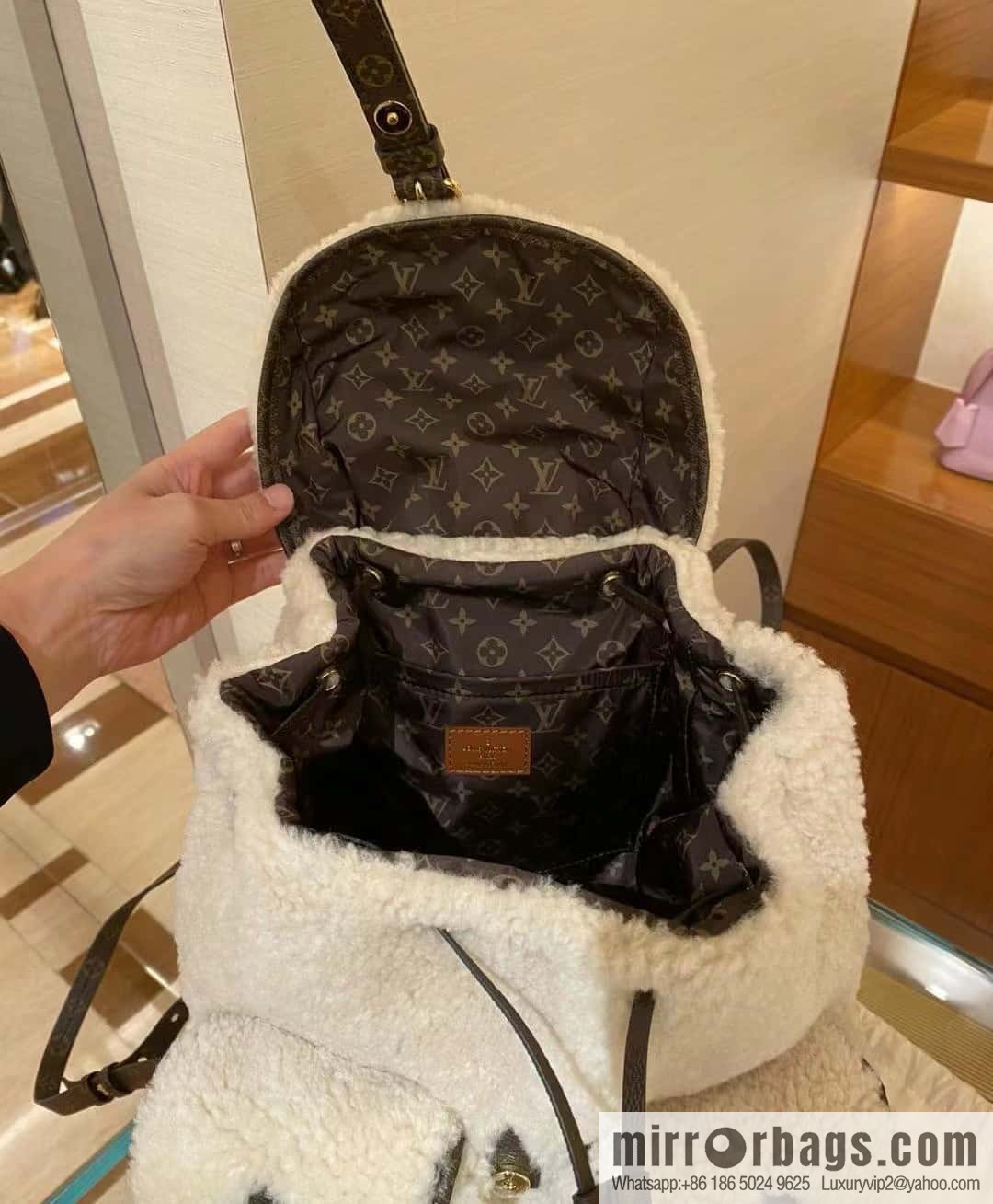 [Boutique‑grade] M23384 meters white, lamb wool backpack series Backpack backpack