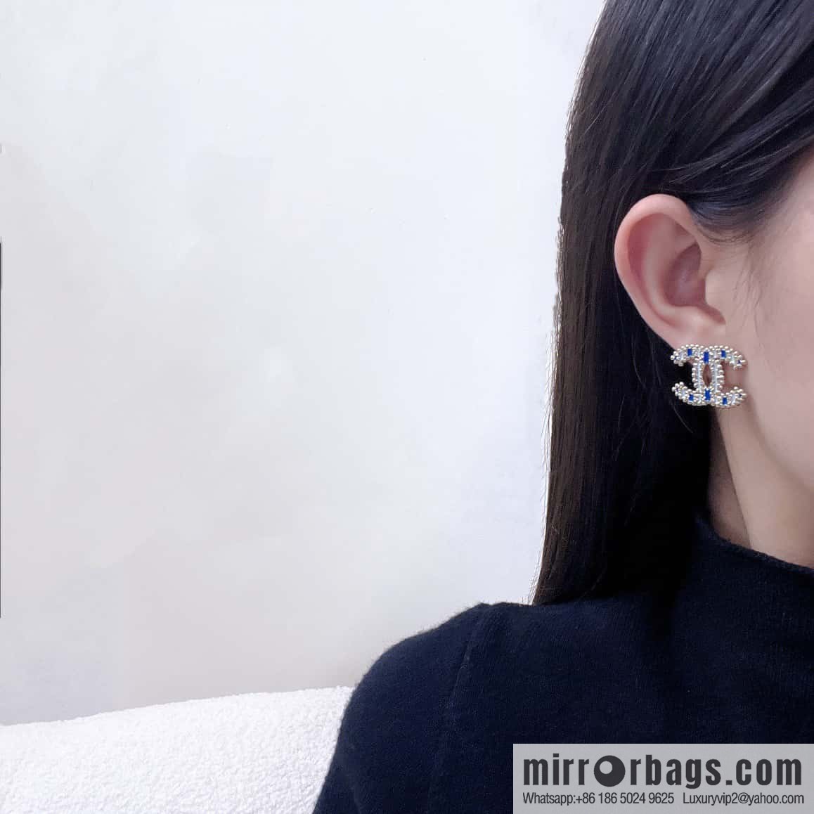 ❗️New ❗️☀️ new ☑️ chanel c1 double c vertical stripe enamel stud earrings ☀️