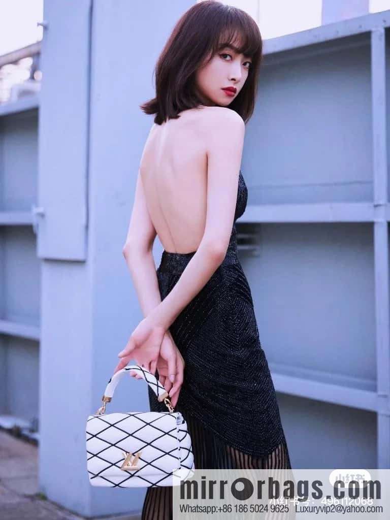 [Boutique‑grade] M22890 white, full leather rhombus chain bag series GO-14 Teist medium handbag M22891