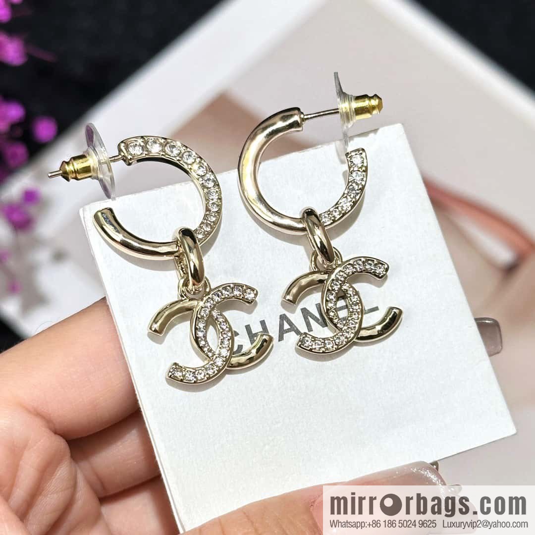 ❗️New ❗️☀️ new ☑️ chanel c2 double c half diamond stud earrings ☀️