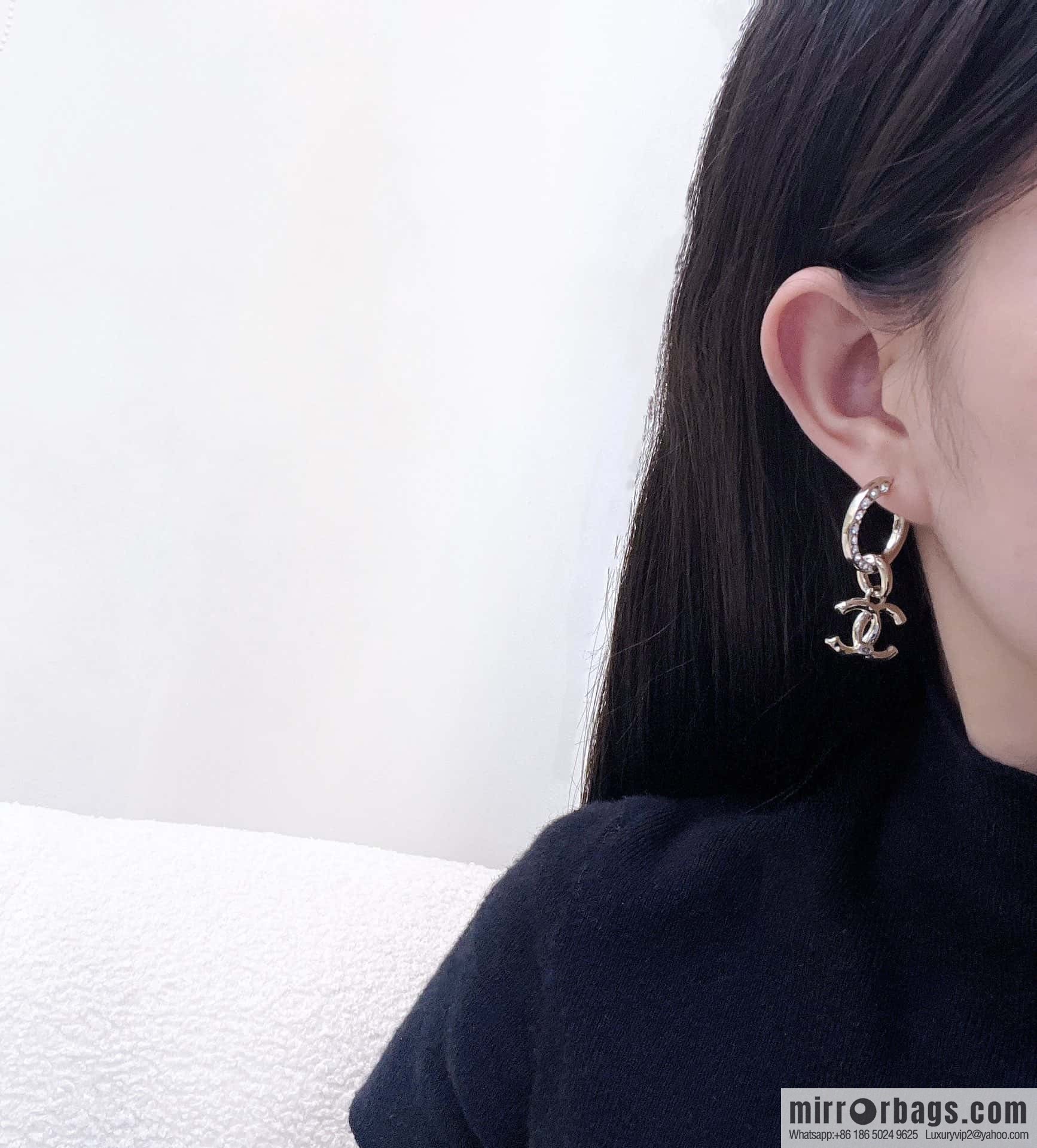 ❗️New ❗️☀️ new ☑️ chanel c2 double c half diamond stud earrings ☀️