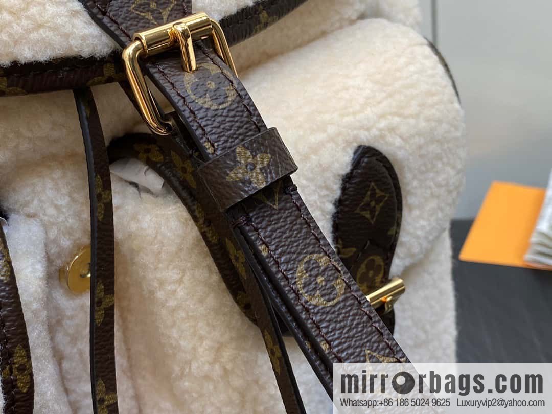 [Boutique‑grade] M23384 meters white, lamb wool backpack series Backpack backpack