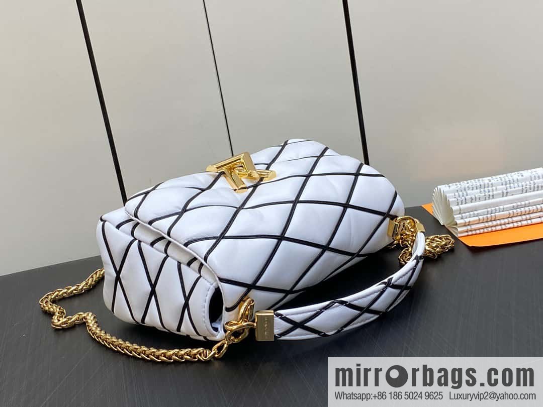 [Boutique‑grade] M22890 white, full leather rhombus chain bag series GO-14 Teist medium handbag M22891