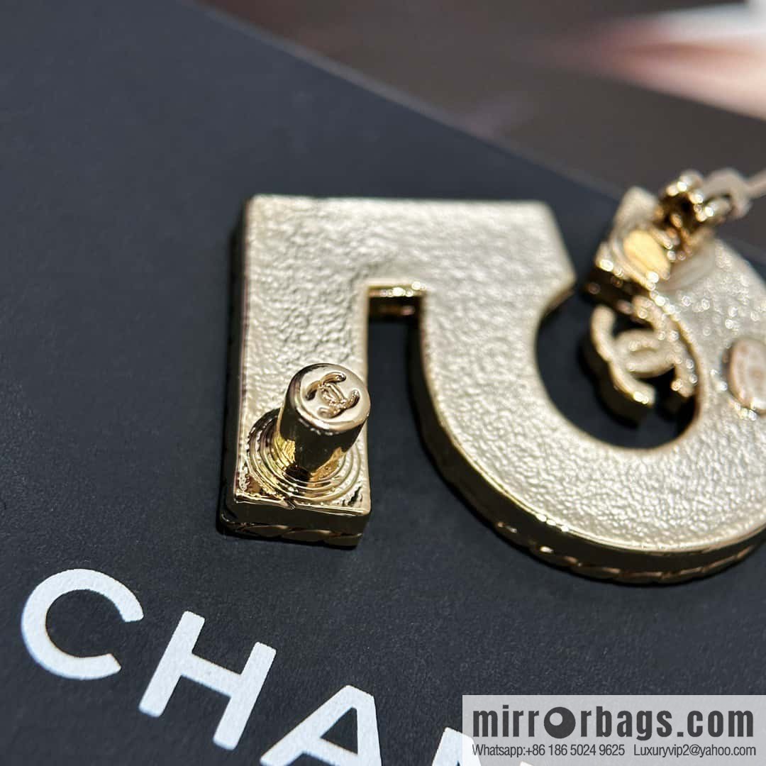 ❗️New ❗️☀️ New ☑️ Chanel Double C Denim 5-character Brooch ☀️
