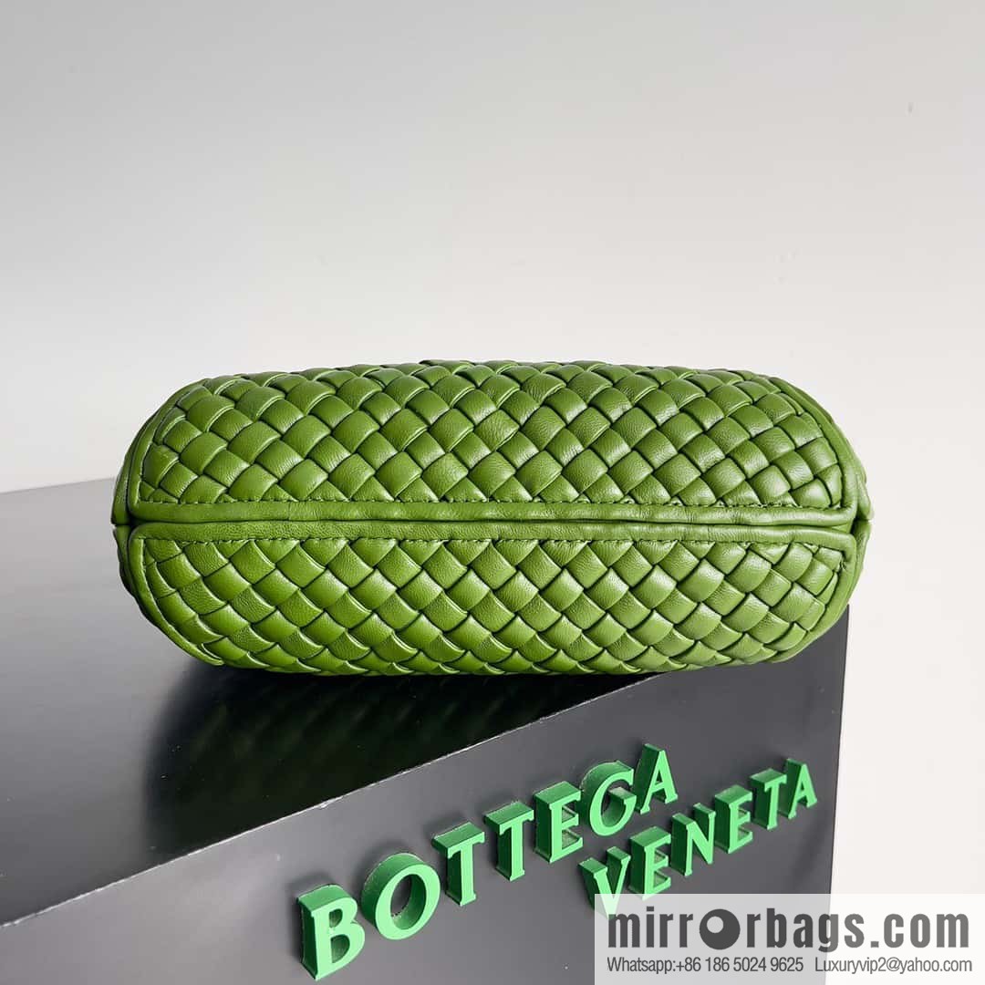 BV early spring new Clicker circular arc bag lamb woven leather, model number: 730968 green pepper green