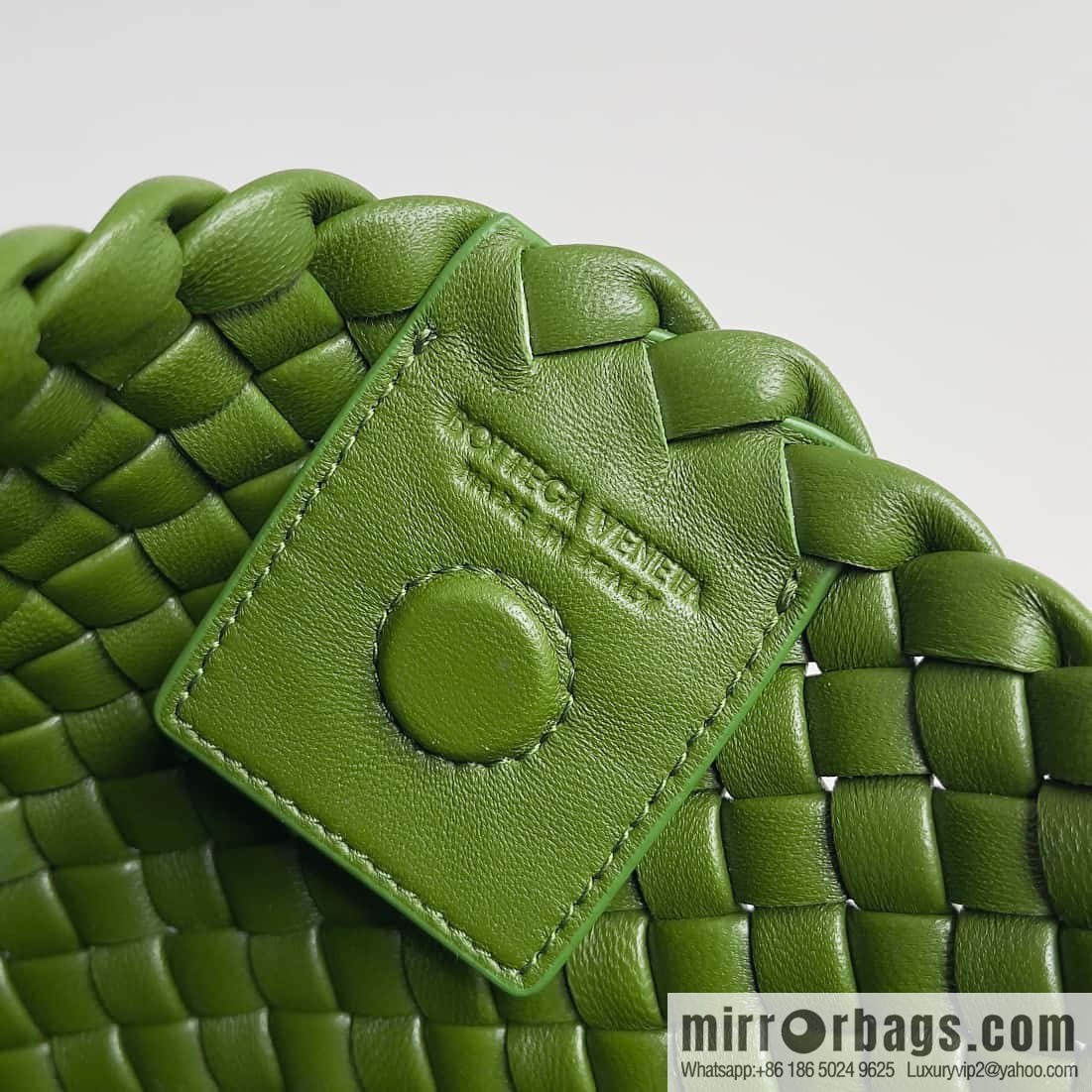 BV early spring new Clicker circular arc bag lamb woven leather, model number: 730968 green pepper green