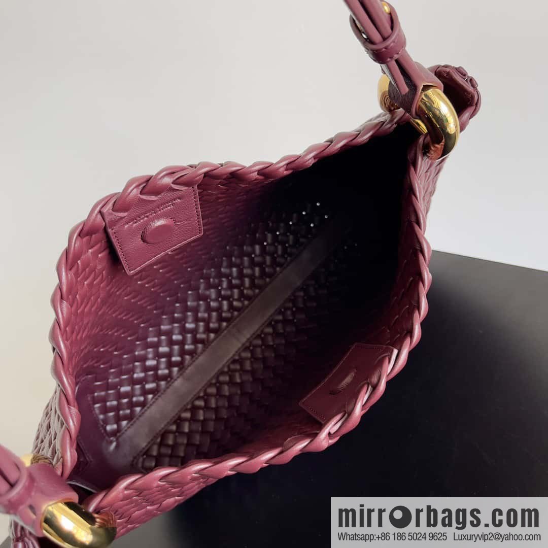 BV #CLICKER Bv 2023 Early Spring New Clicker Lamb woven tote bag model number 730969 Bordeaux red