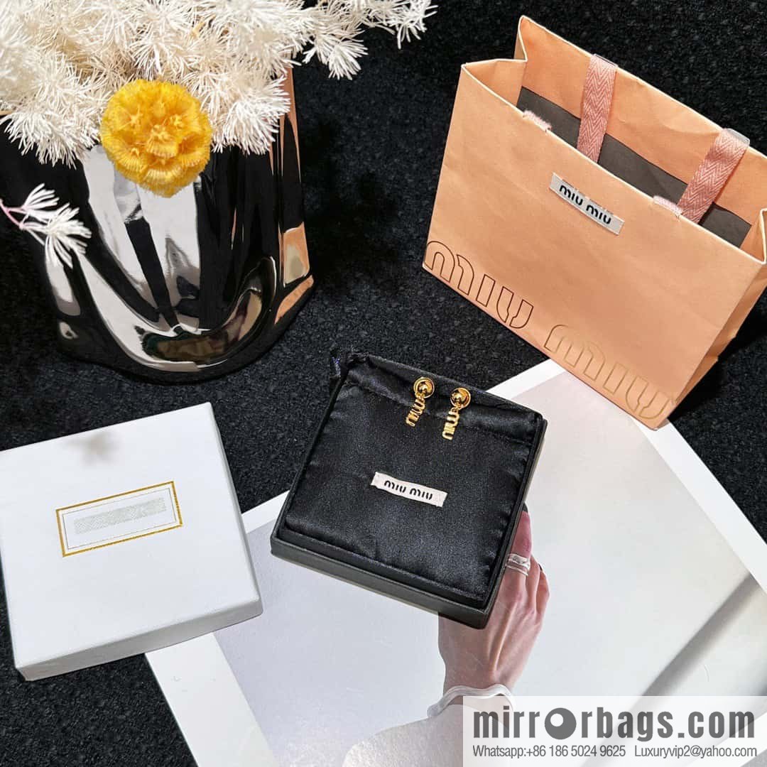 ❗️New ❗️ MIUMIU stud earrings, original order K [style] MIU MIU Miu golden letter stud earrings