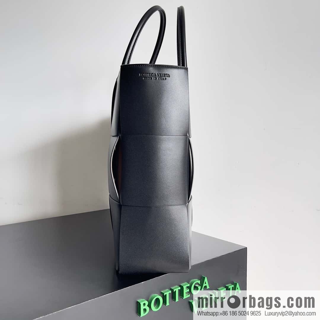 BV tote bag, large BV new large tote bag, model number 620623.