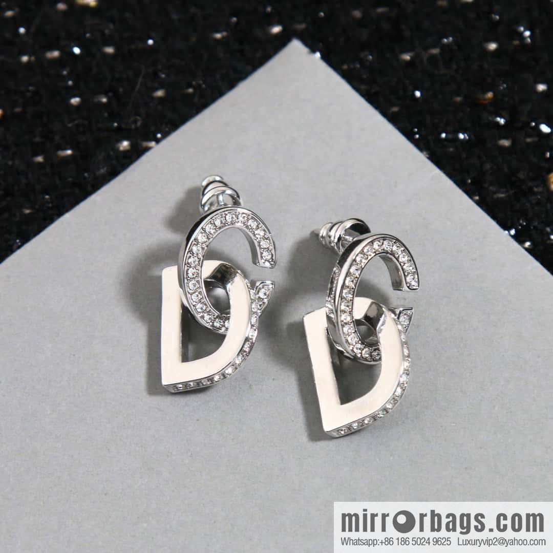 New ☑️ DIOR silver CD edge drill stud earrings