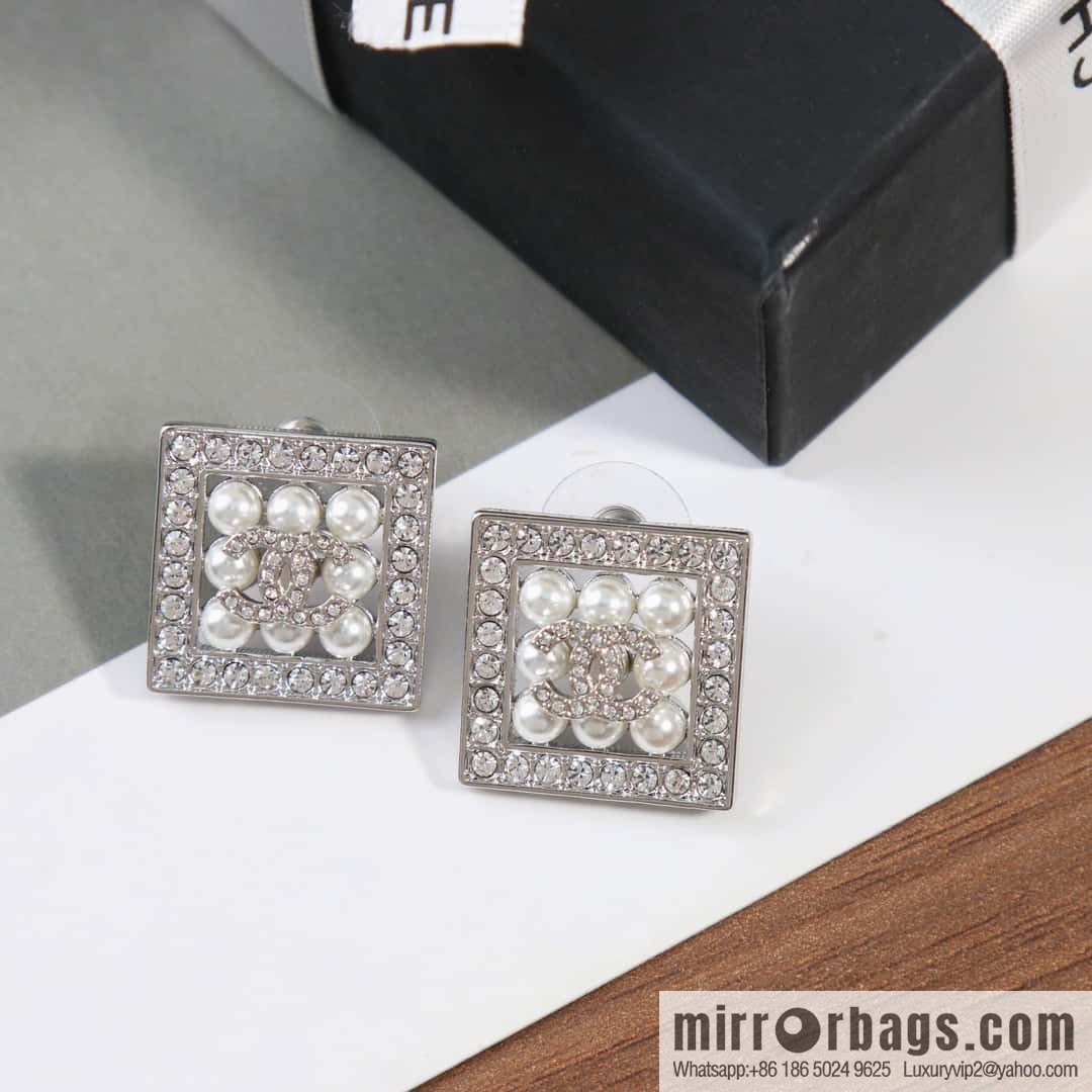 ☀️New ☑️ Chanel Double C Square Pearl Earrings Earrings