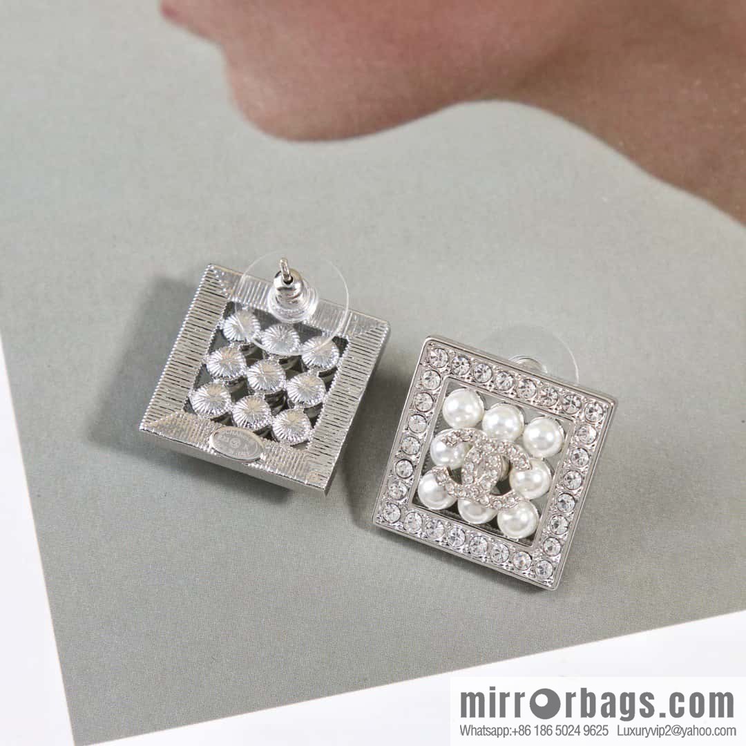 ☀️New ☑️ Chanel Double C Square Pearl Earrings Earrings