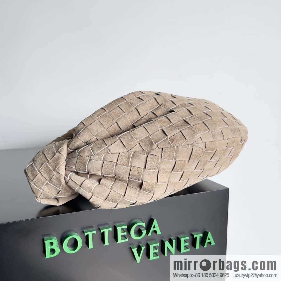 Bv2022 new product, Yangjin medium Jodie woven suede knotted round hobo bag, model number: 690225 Yangjin taupe.