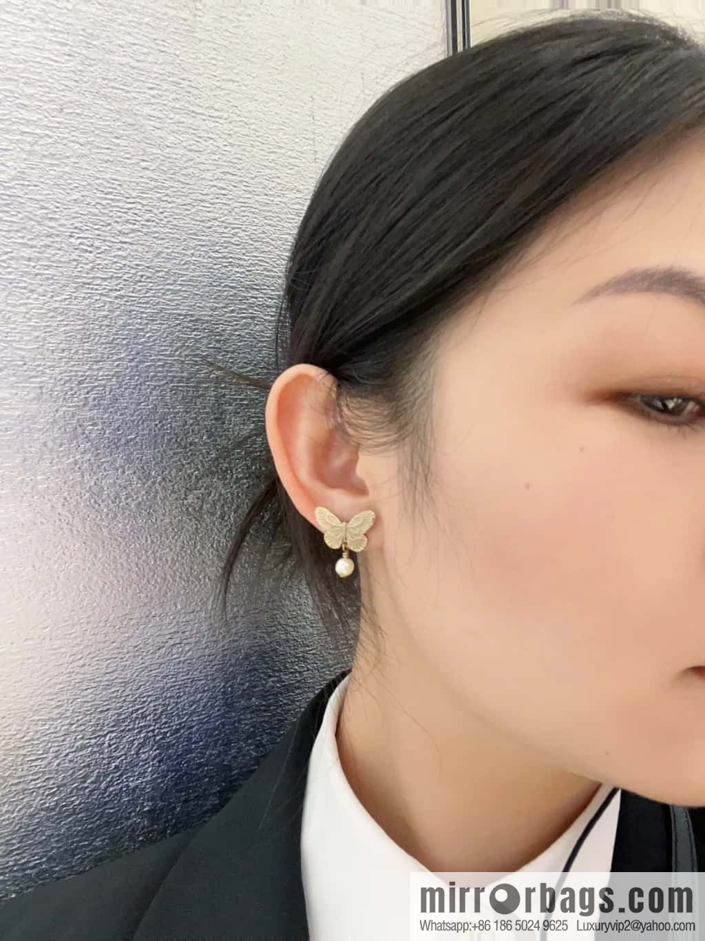 New ☑️ Dior golden butterfly pearl CD stud earrings