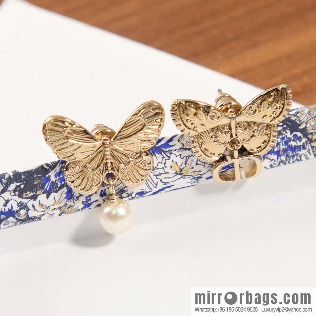 New ☑️ Dior golden butterfly pearl CD stud earrings