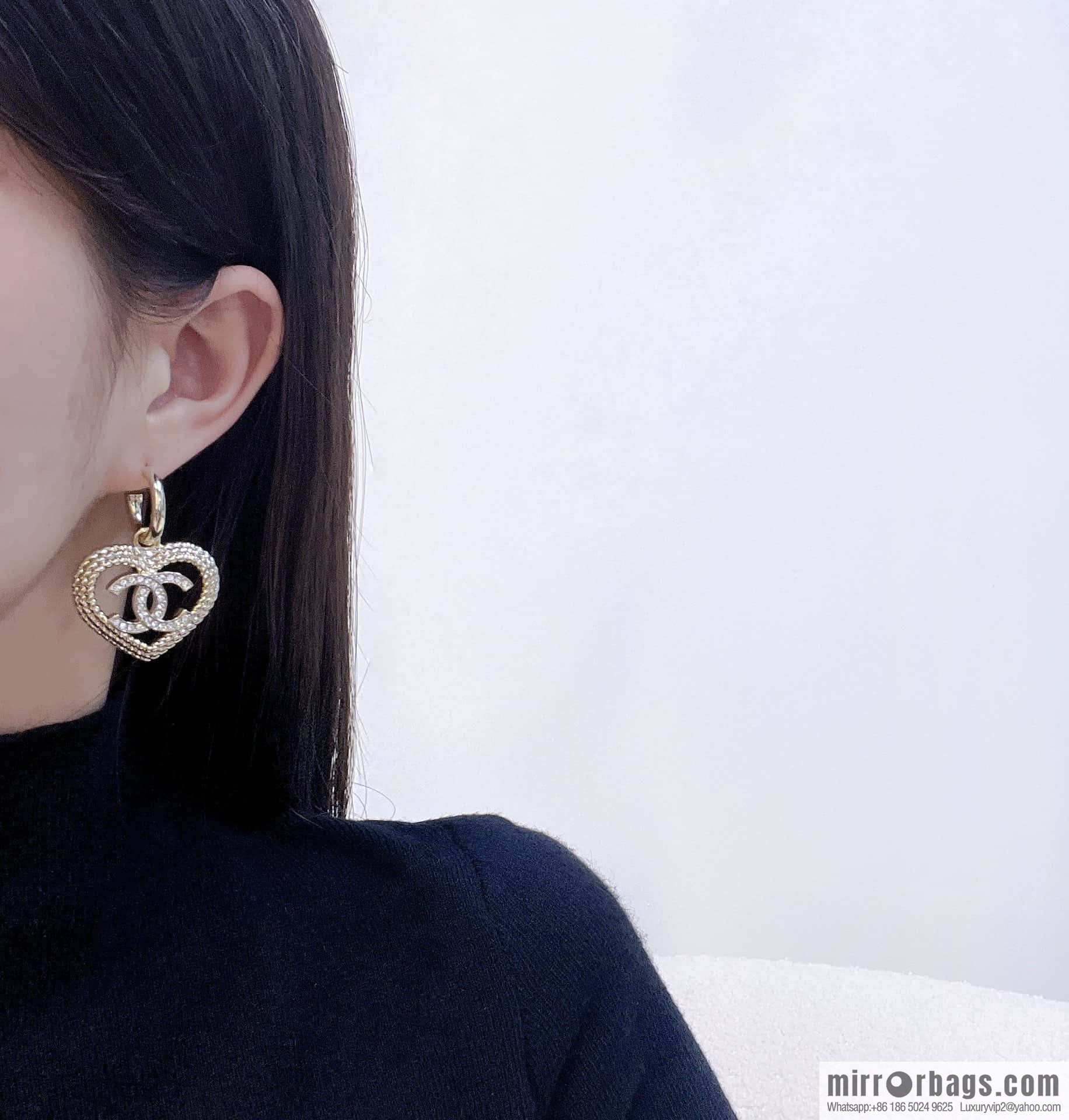 ❗️New ❗️☀️ new ☑️ chanel c2 double c love ❤️ peach heart stud earrings ☀️
