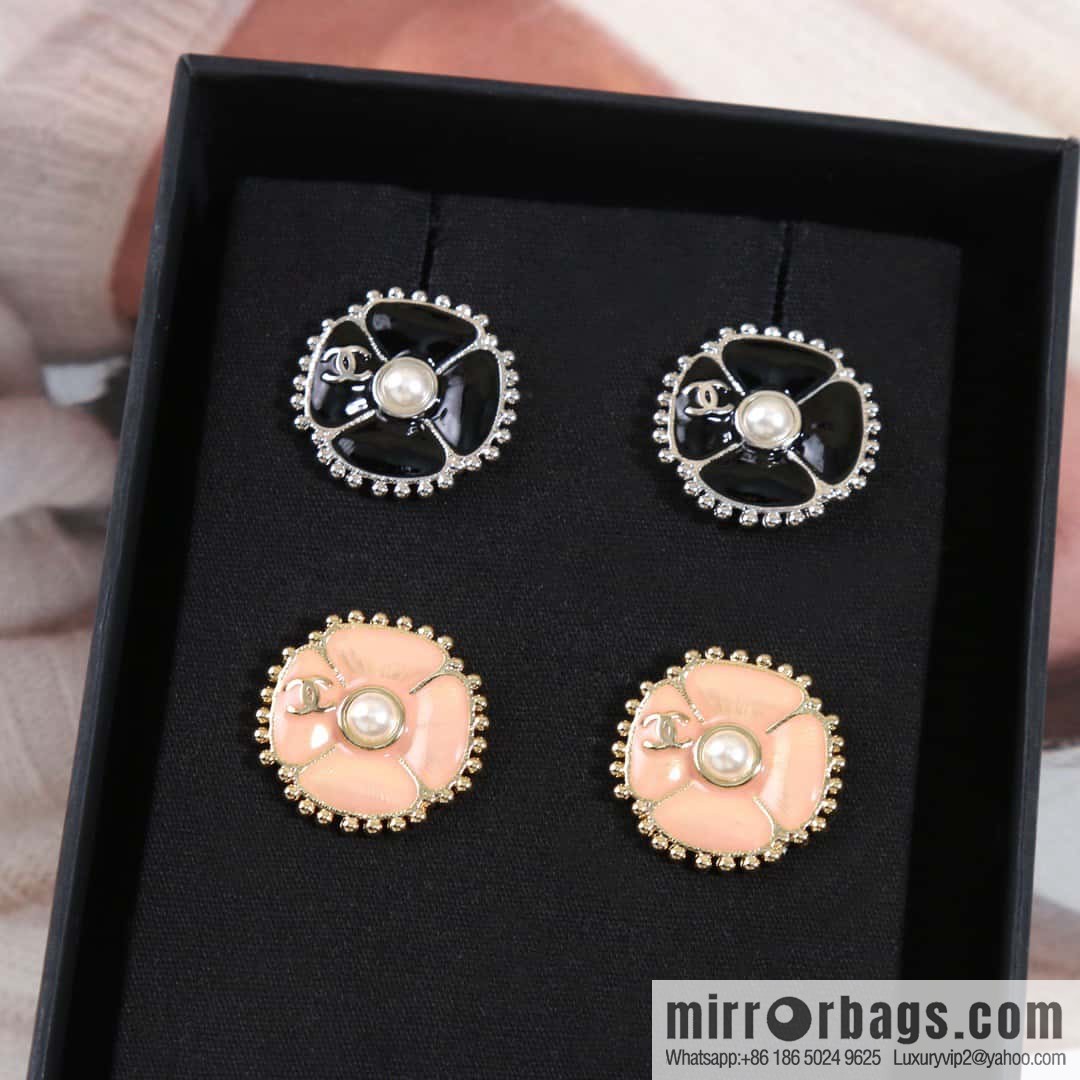 ☀️New ☑️ Chanel c1 double c pink black camellia earrings