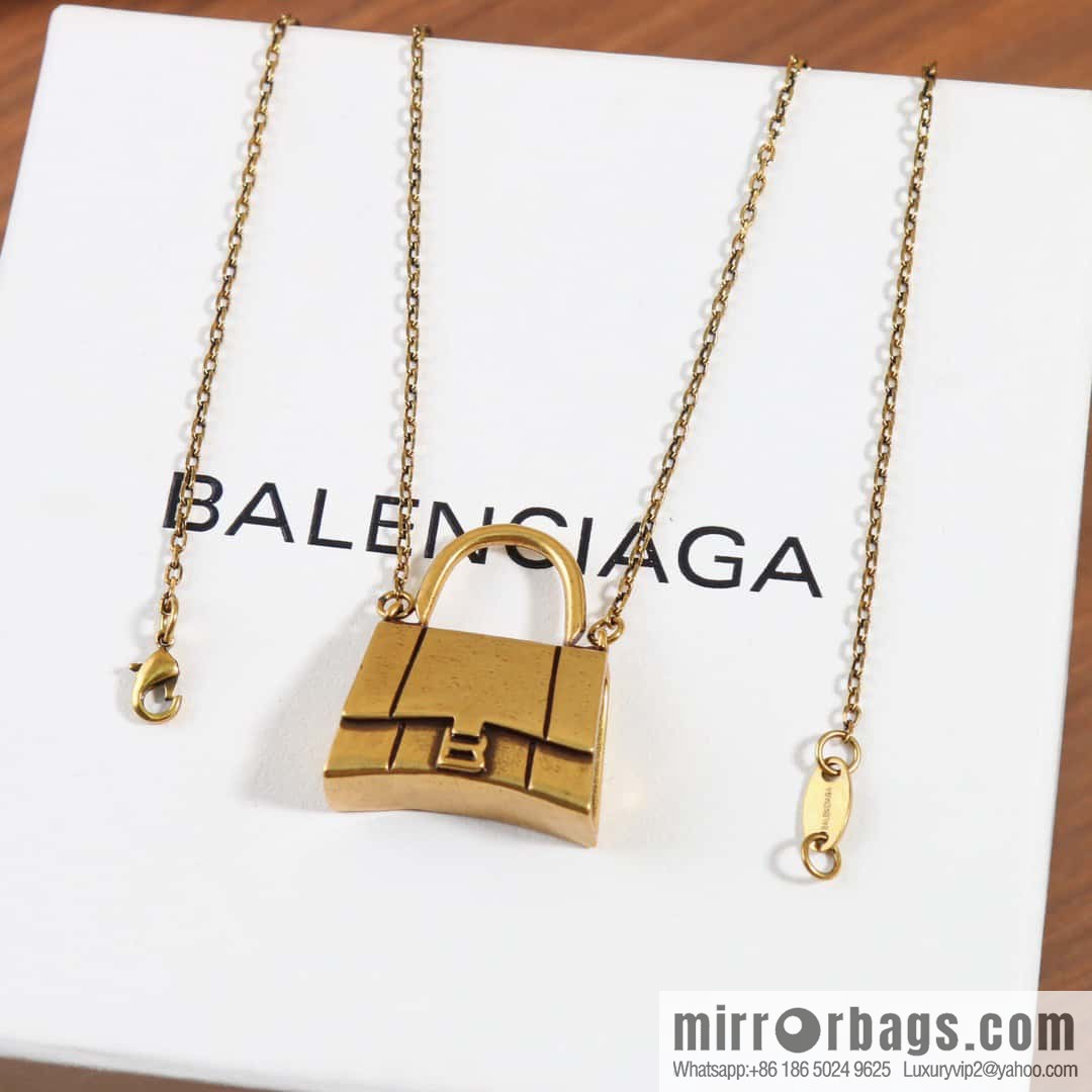 ☀️New Balenciaga BALENCIAGA gold bag 👜 necklace