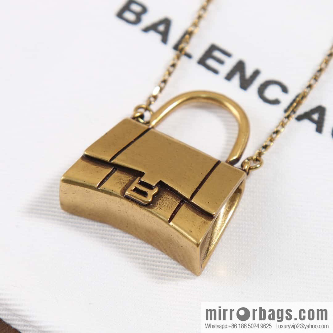 ☀️New Balenciaga BALENCIAGA gold bag 👜 necklace