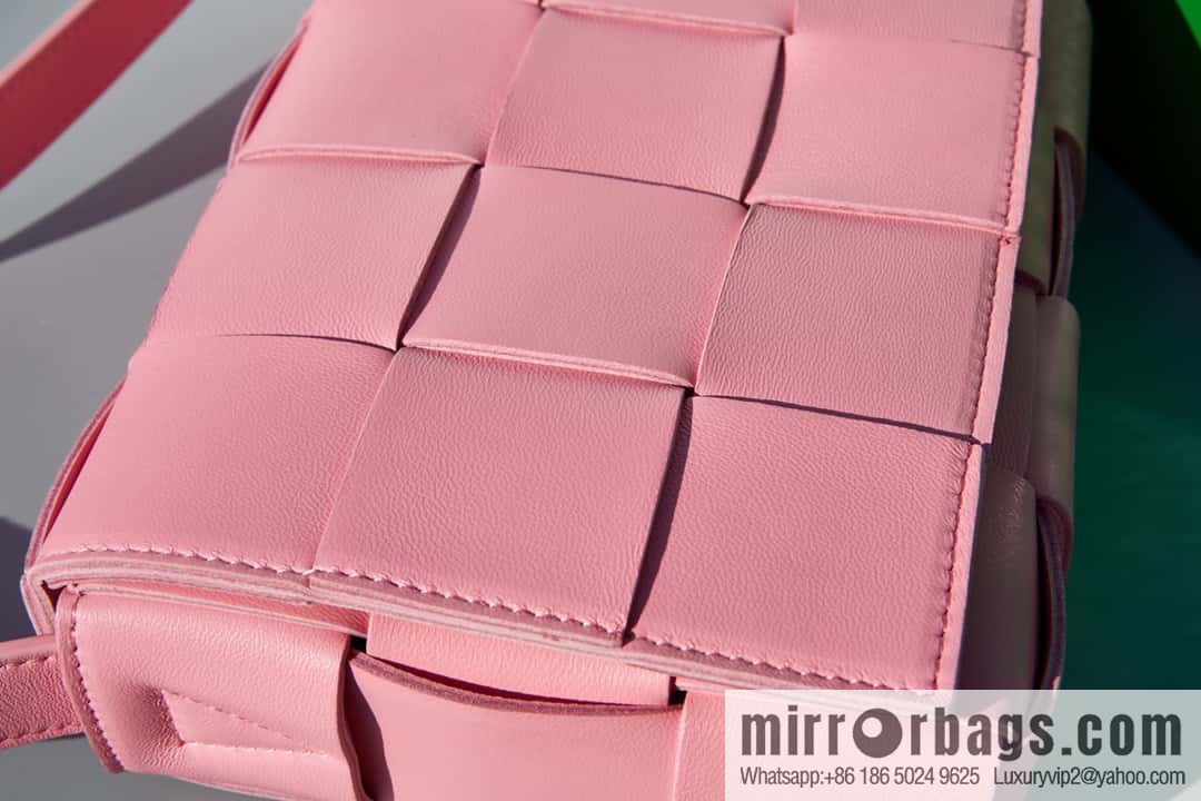 Bottega Veneta Code: 80820 #cassette bag pink
