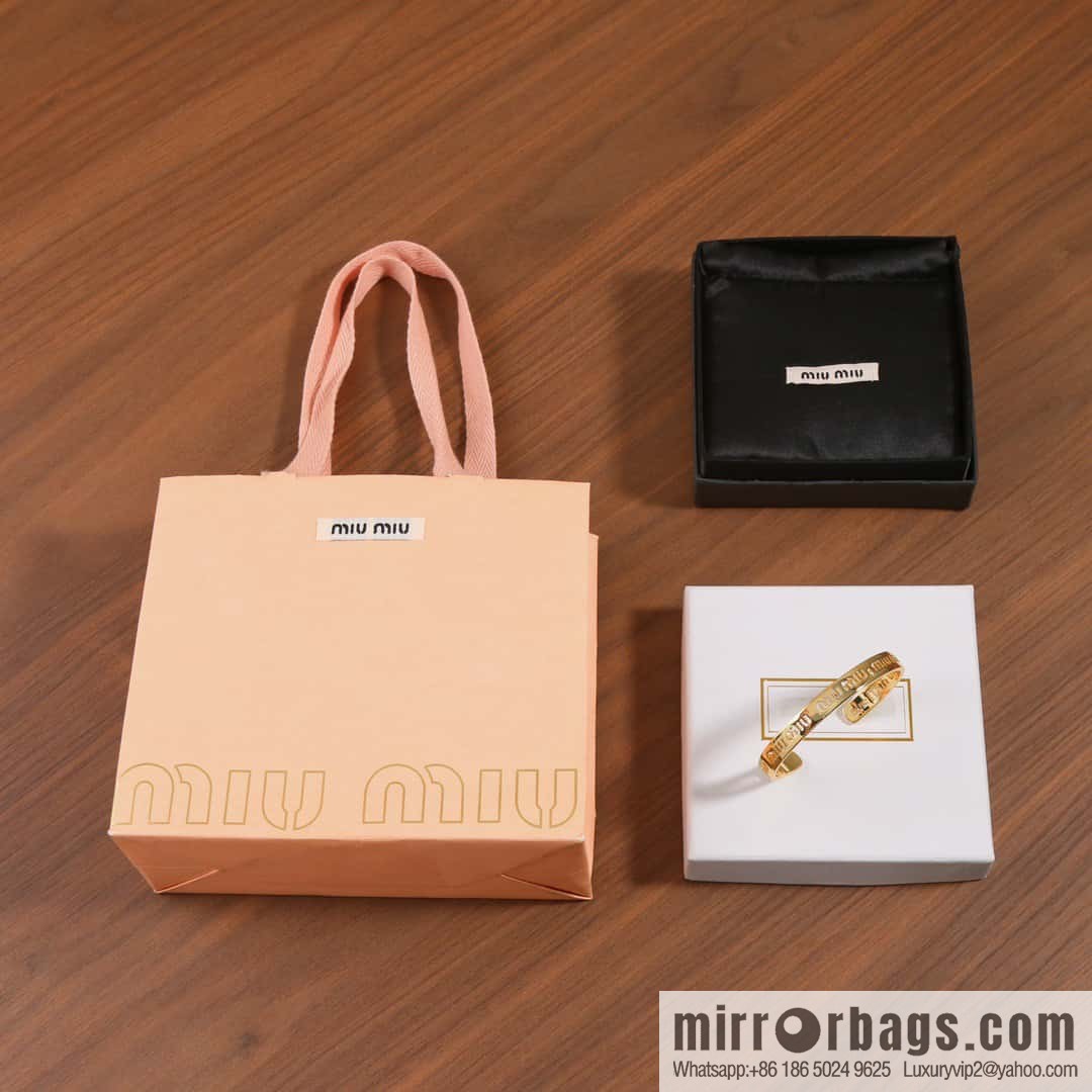 MIU MIU Miu Miu Gold Hollow Letter Bracelet Bracelet