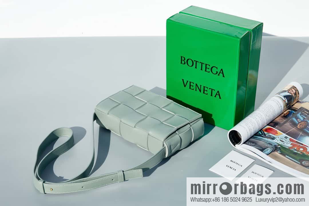 Bottega Veneta Number: 80820 #cassette weaving Rubik's Cube bag, sage green