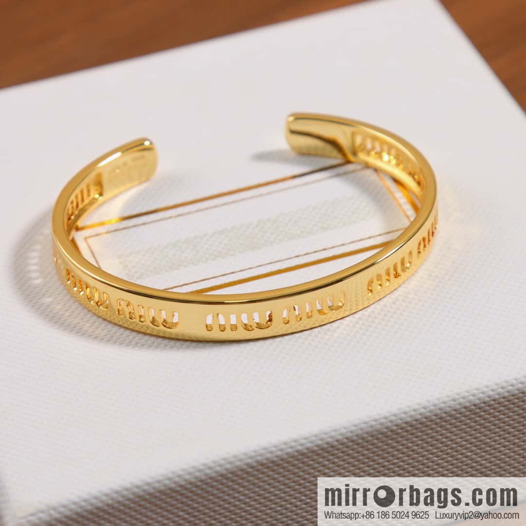 MIU MIU Miu Miu Gold Hollow Letter Bracelet Bracelet