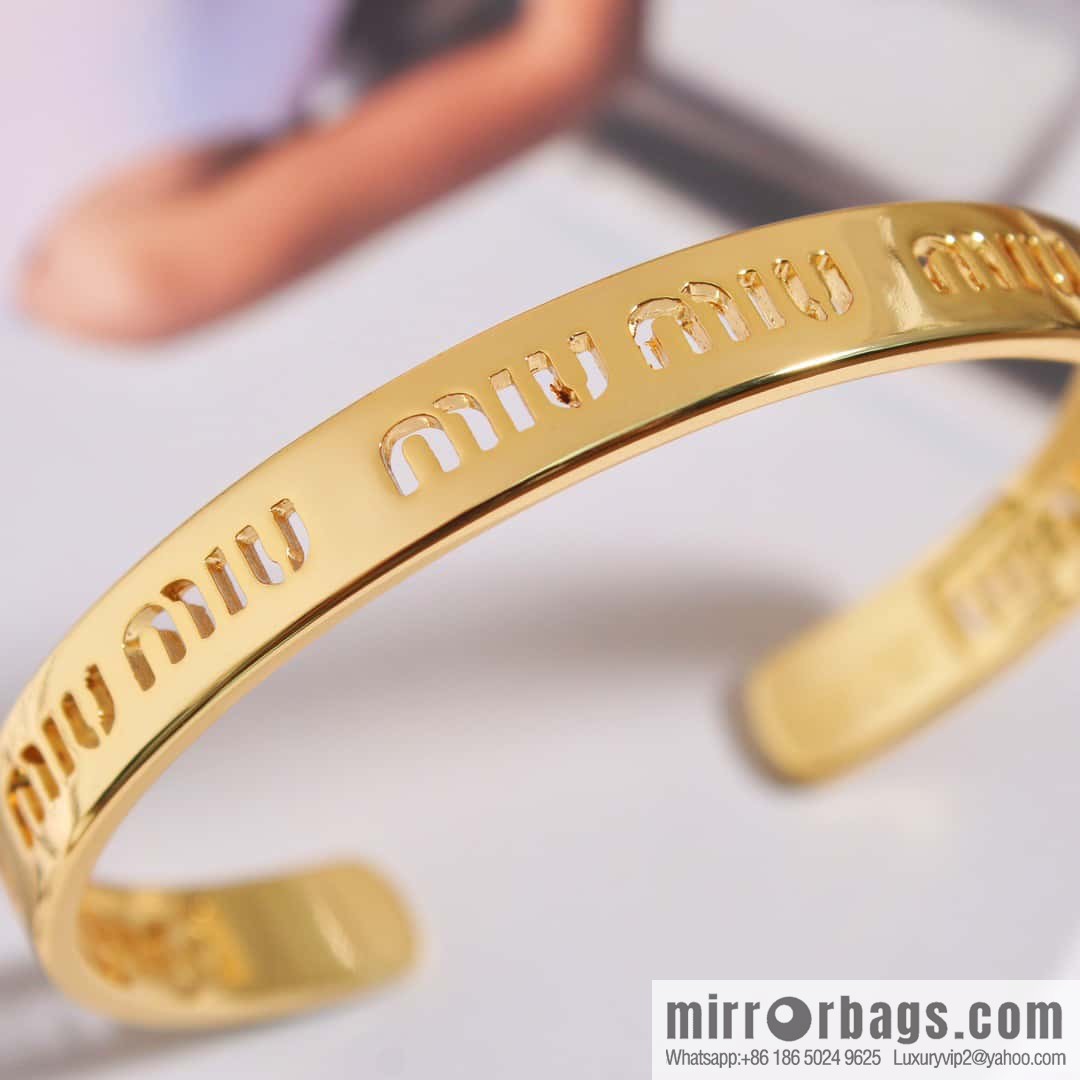 MIU MIU Miu Miu Gold Hollow Letter Bracelet Bracelet