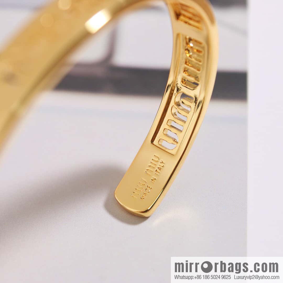 MIU MIU Miu Miu Gold Hollow Letter Bracelet Bracelet