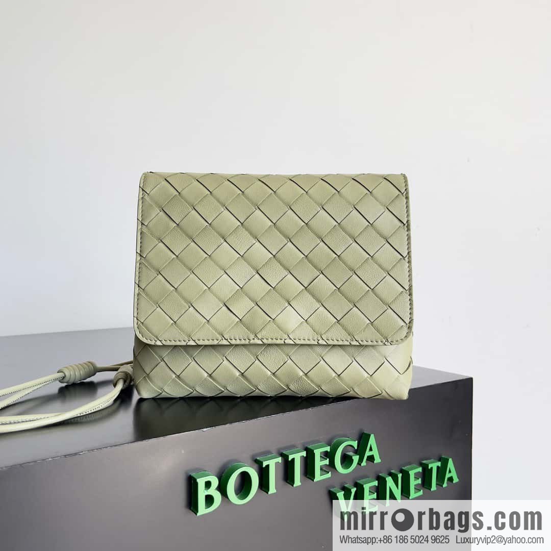 Bv new intrecciato weaving process mini crossbody bag model number; 741897 hole green