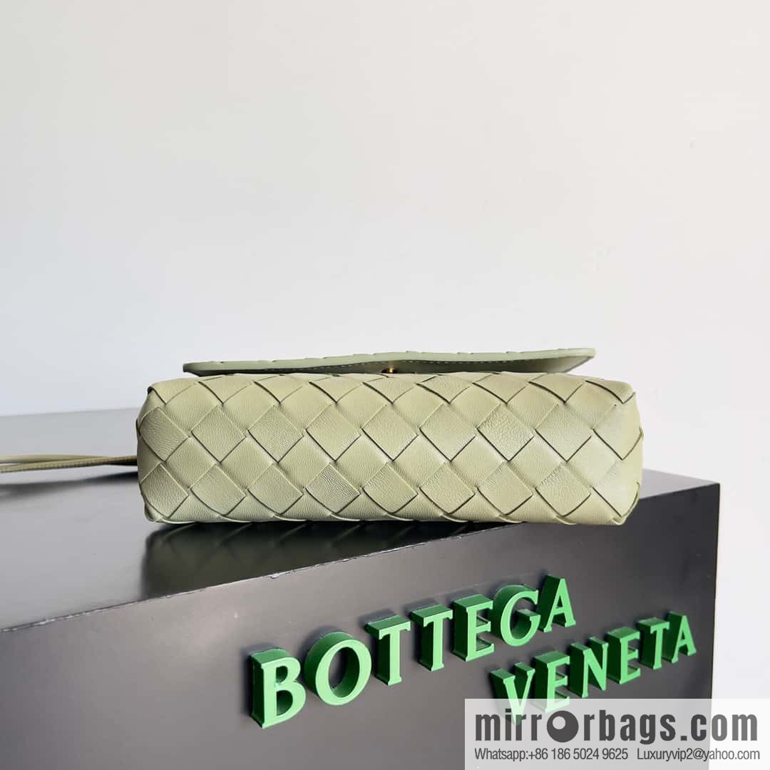 Bv new intrecciato weaving process mini crossbody bag model number; 741897 hole green