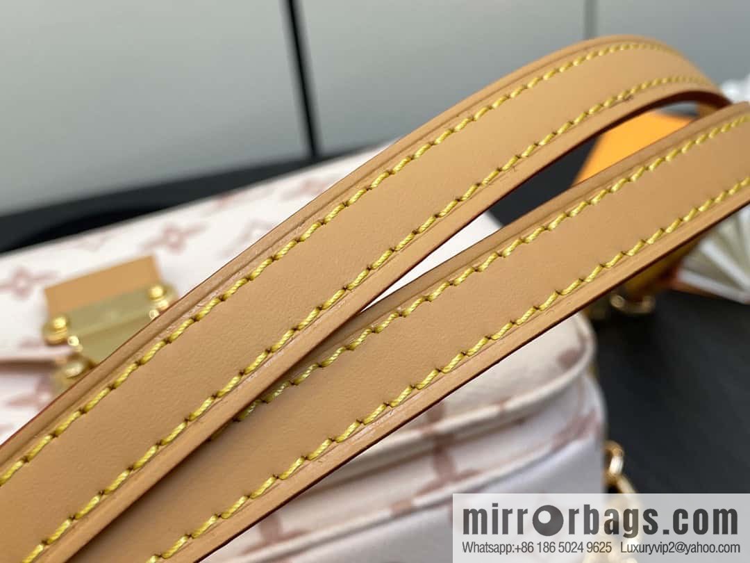 [Boutique‑grade] M46914 white flower M46279 mailman bag series LV mailman bag out of small East West Métis handbag