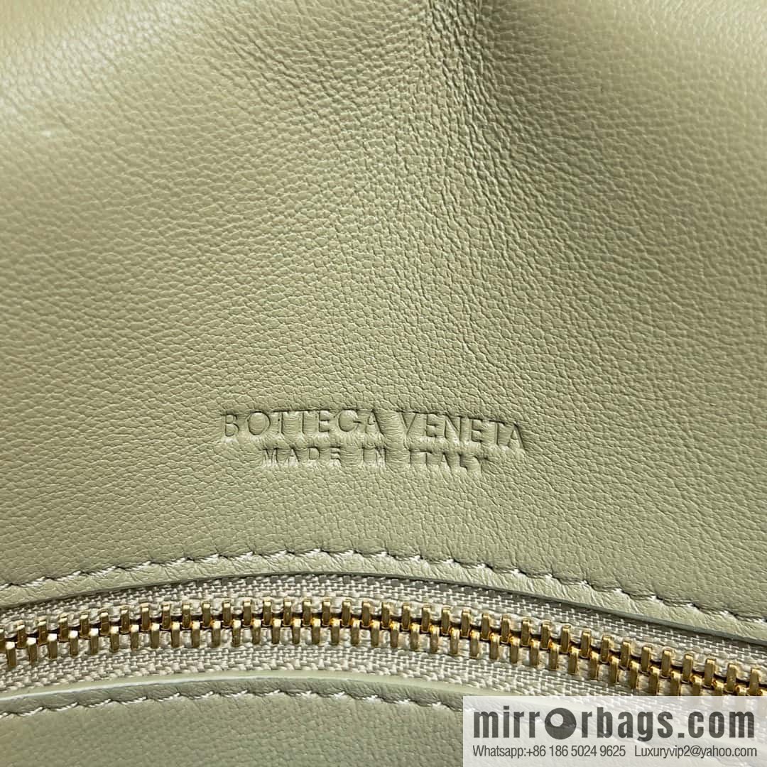 Bv new intrecciato weaving process mini crossbody bag model number; 741897 hole green