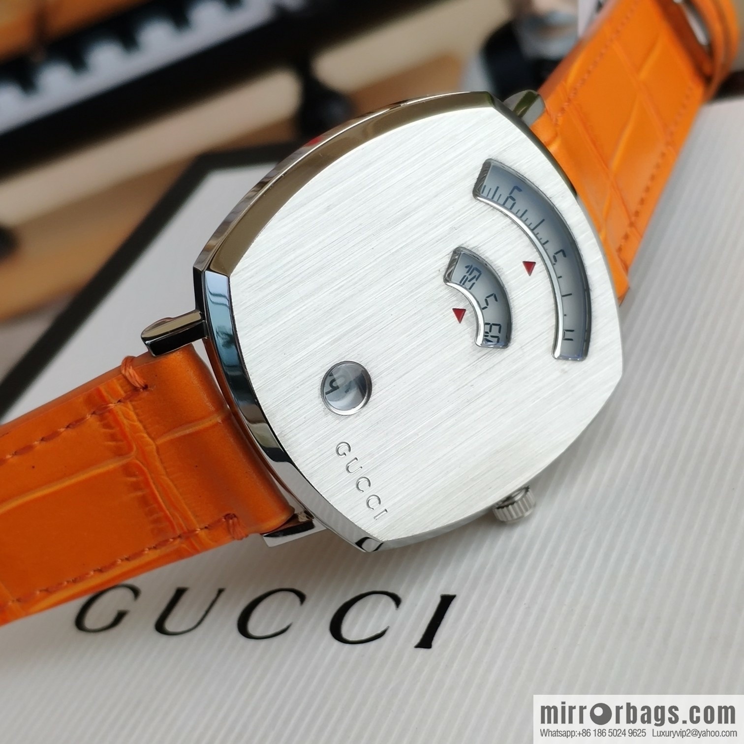 Gucci GUCCl's latest 316L stainless steel calfskin strap watch
