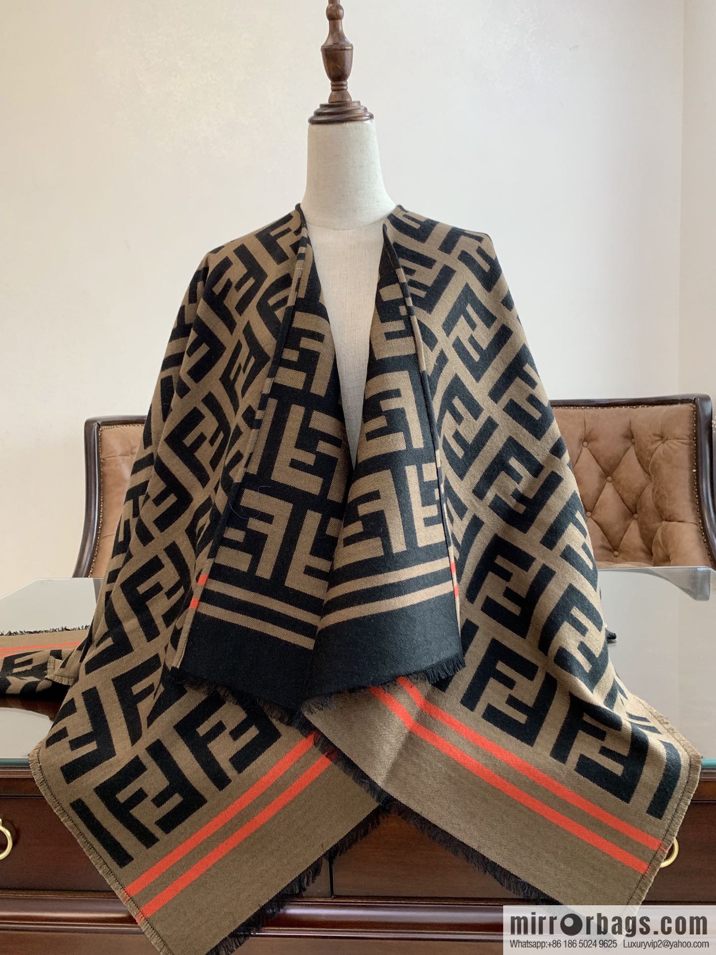 FENDI Fendi 95% wool + 5% silk FD alphabet jacquard cape