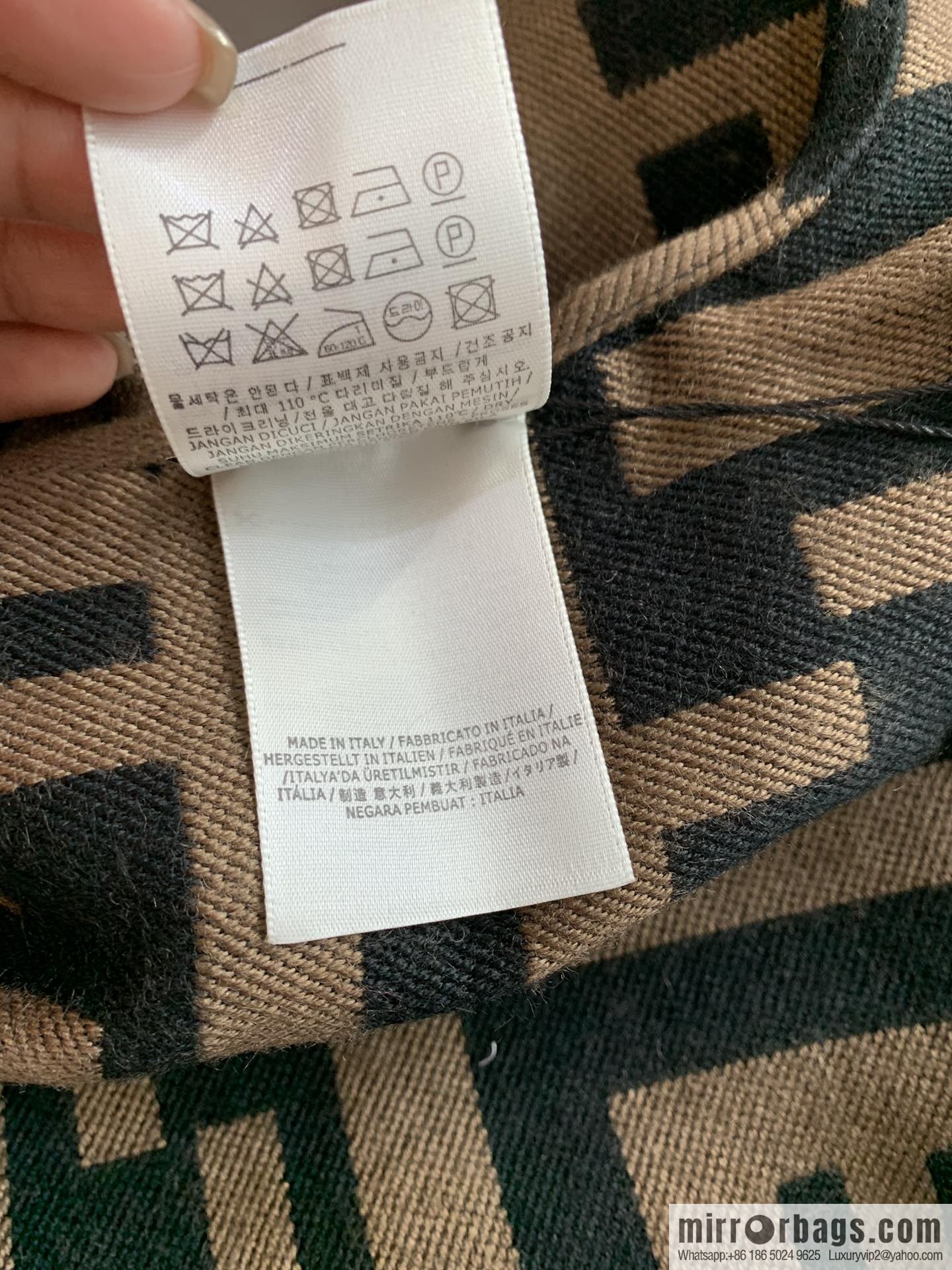 FENDI Fendi 95% wool + 5% silk FD alphabet jacquard cape