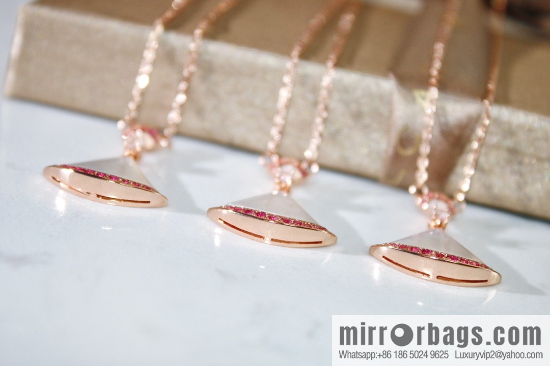 BVLGARI Bulgari DIVAS 'DREAM Qixi Festival limited edition white shell pink diamond necklace