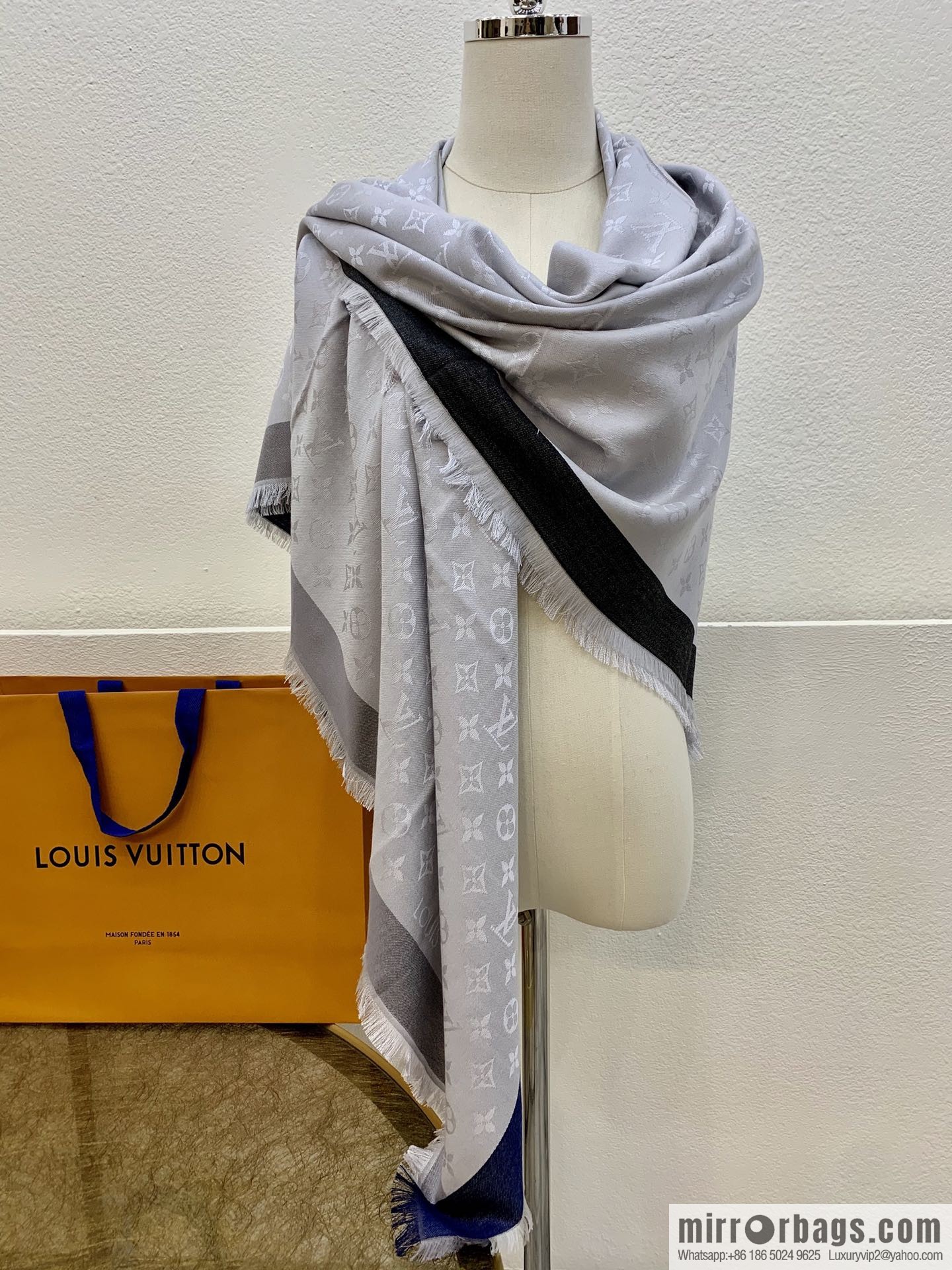 LV Louis Vuitton On The Edge Monogram Wool Mulberry Silk Blended Shawl M76371 M76465 M76372