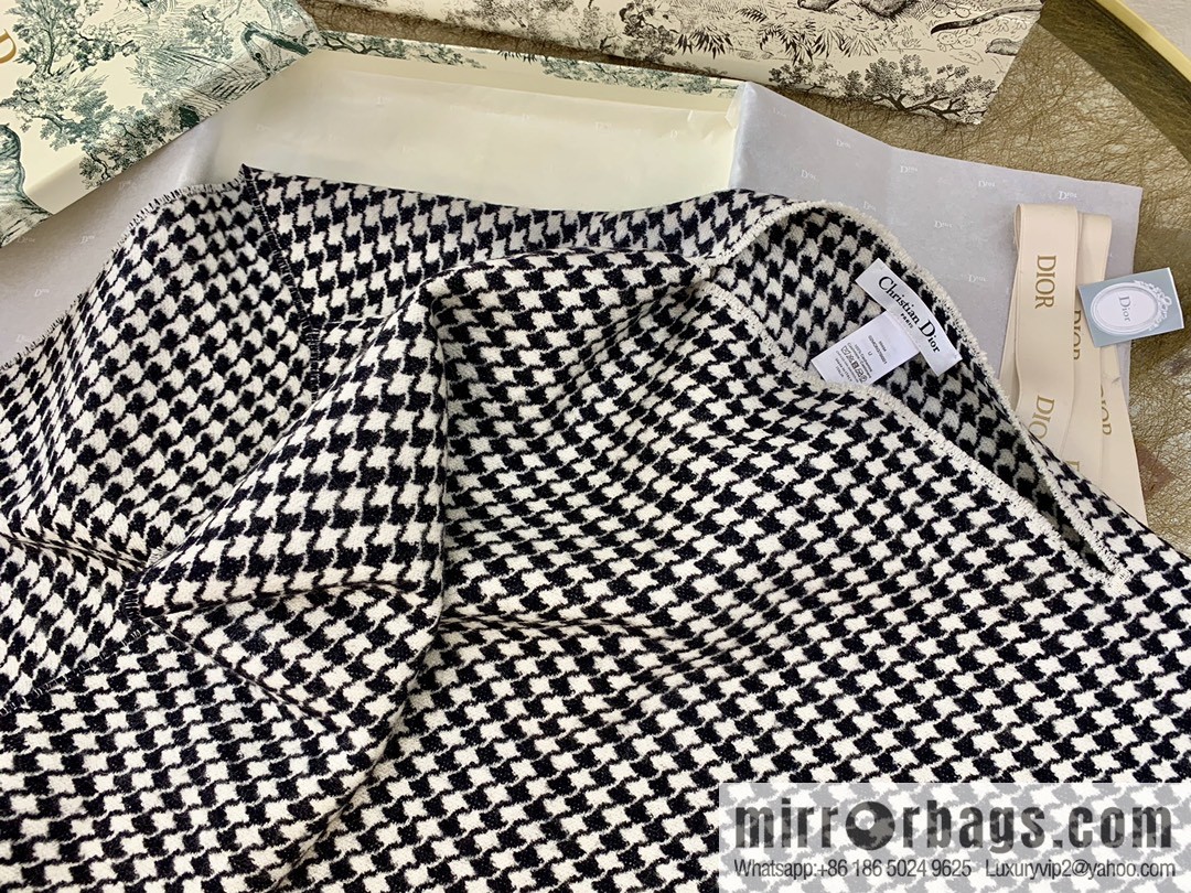 Dior 2020 autumn and winter new thousand bird plaid shawl 02MON370I001_C080