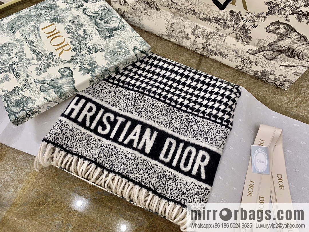 Dior 2020 autumn and winter new thousand bird plaid shawl 02MON370I001_C080