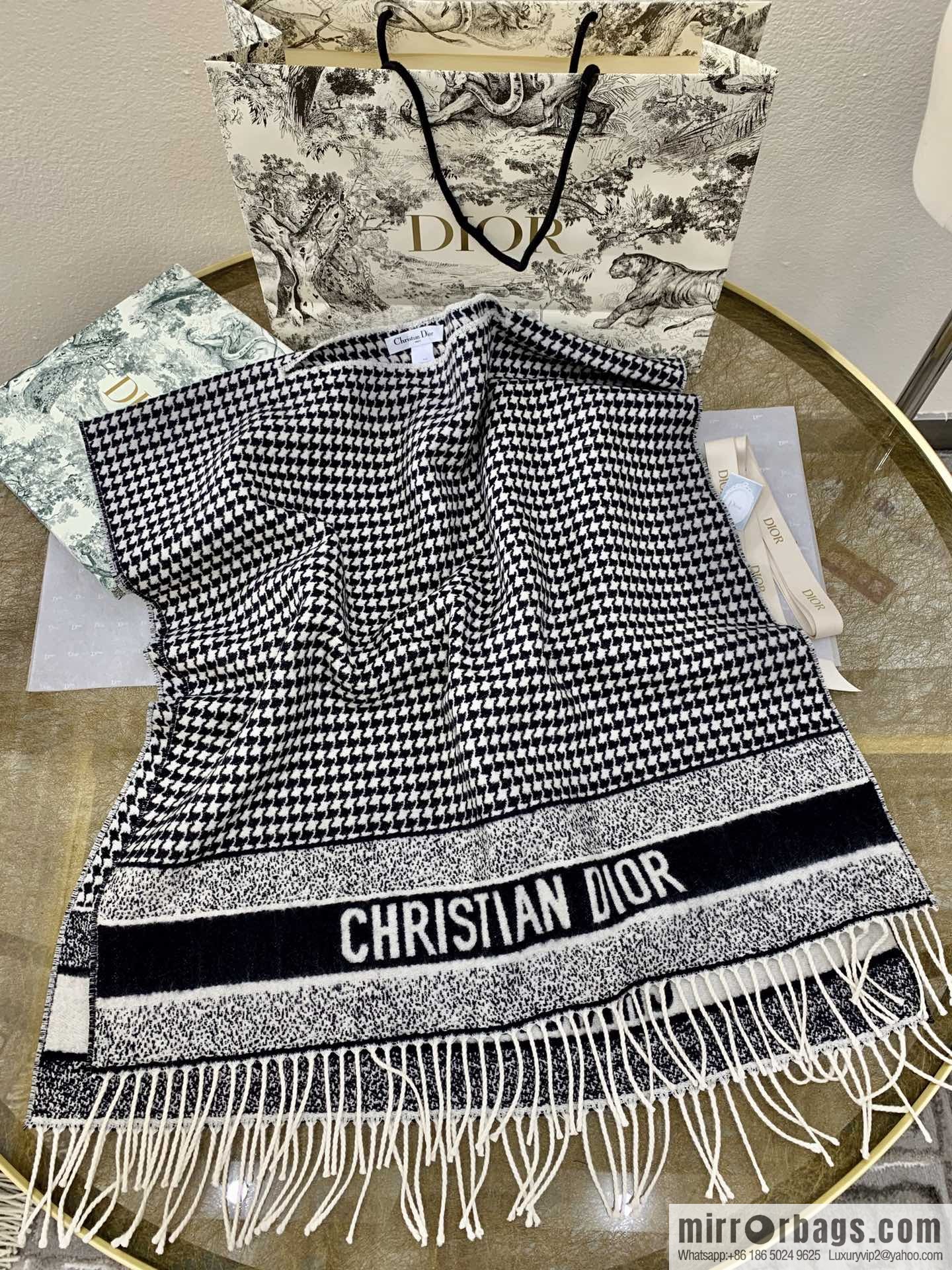 Dior 2020 autumn and winter new thousand bird plaid shawl 02MON370I001_C080