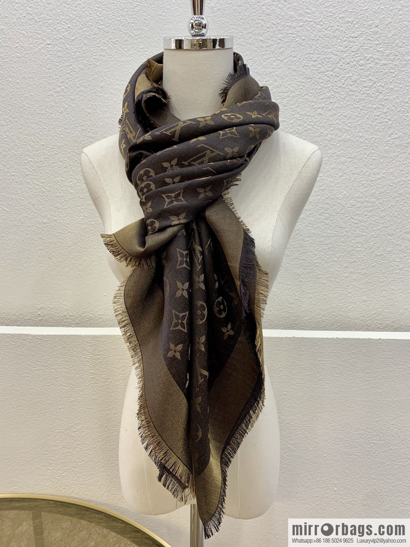 LV Louis Vuitton Shine Monogram Dyed Yarn Wire Blended Shawl M75122 M70805 M75120 M75121 M75123